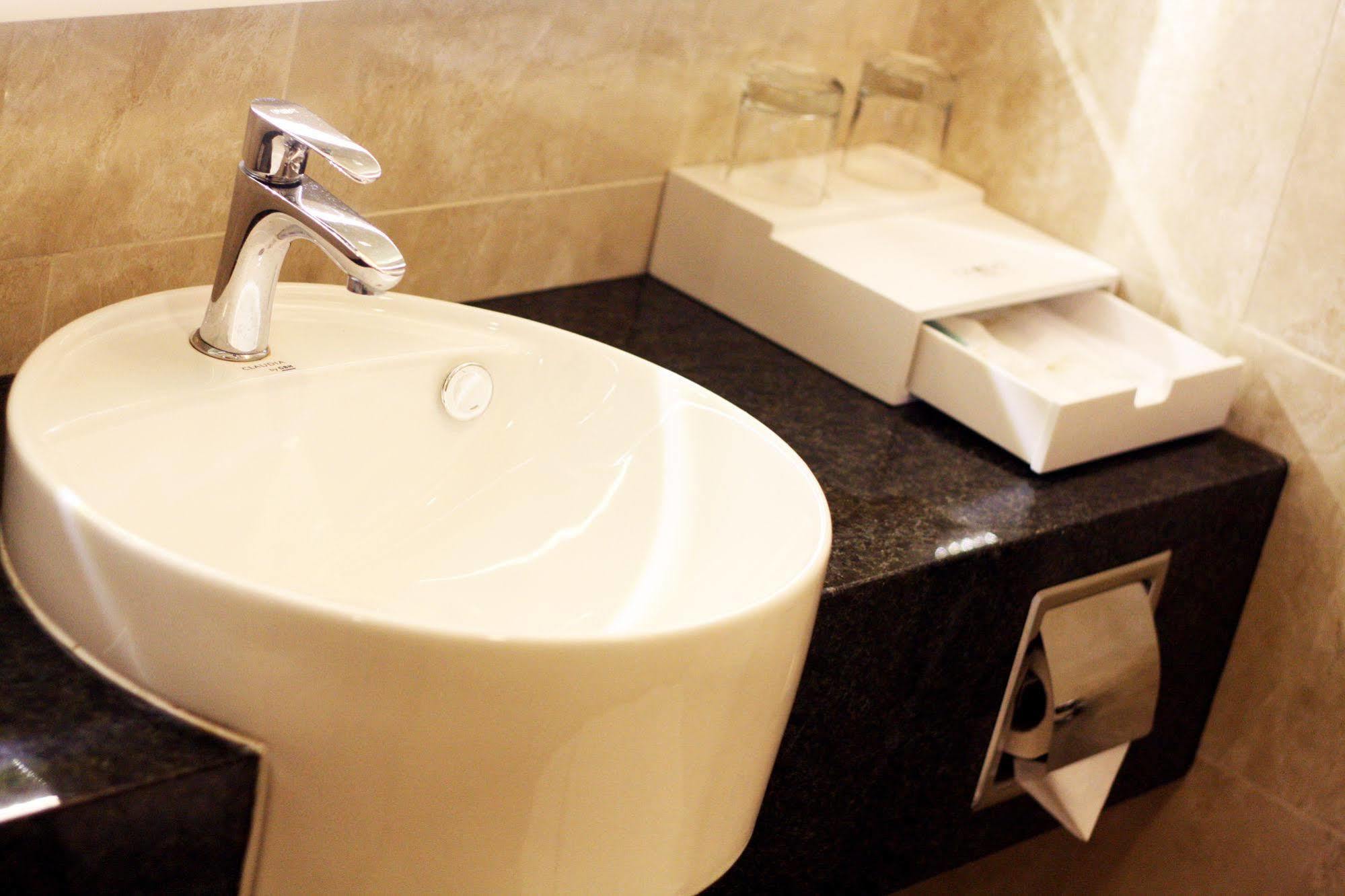 Geobay Hotel Johor Bahru Esterno foto