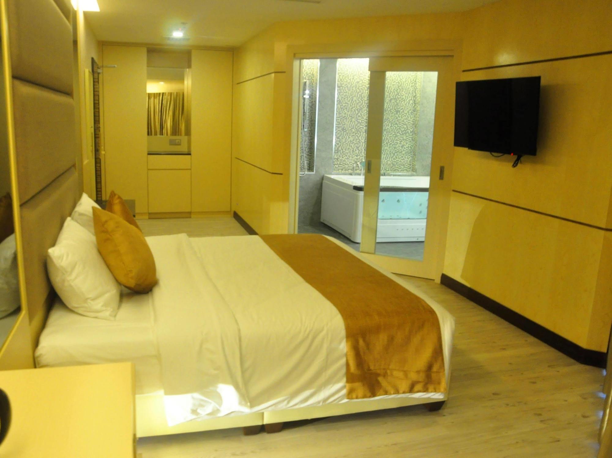 Geobay Hotel Johor Bahru Esterno foto