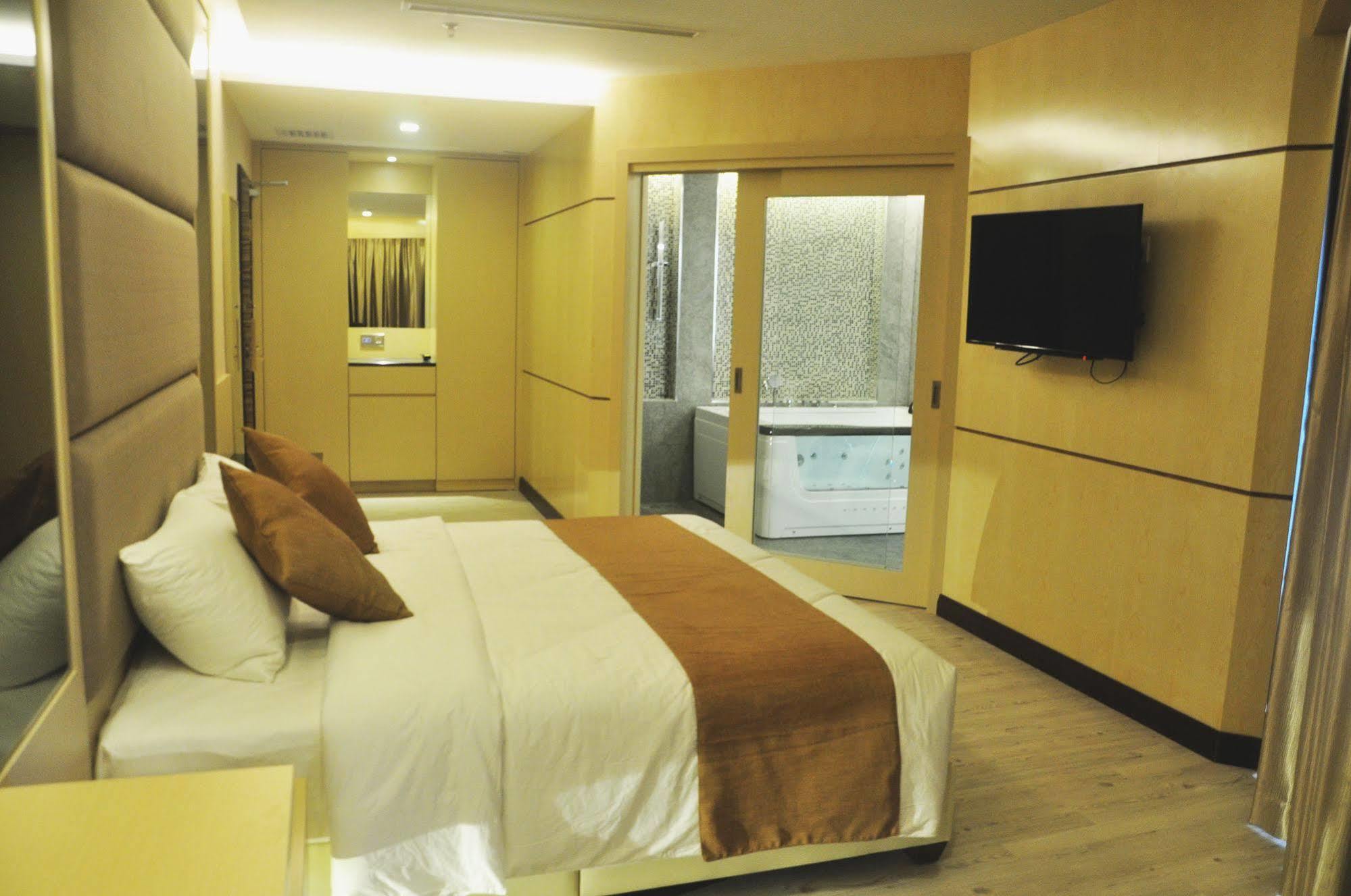 Geobay Hotel Johor Bahru Esterno foto