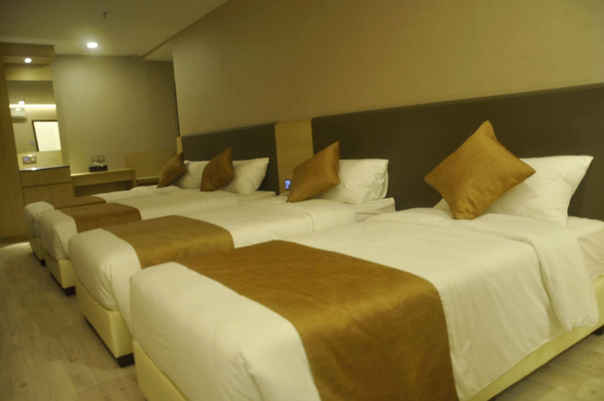 Geobay Hotel Johor Bahru Esterno foto